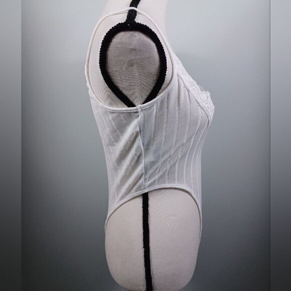 ‼️final must bundle‼️ Intimates Bodysuit Lingerie Ribbed w/Deep Lace V-neck - Picture 2 of 7